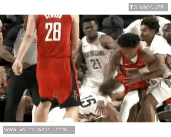 阿门对裁判判罚感到震惊半场4犯需更加谨慎应对挑战